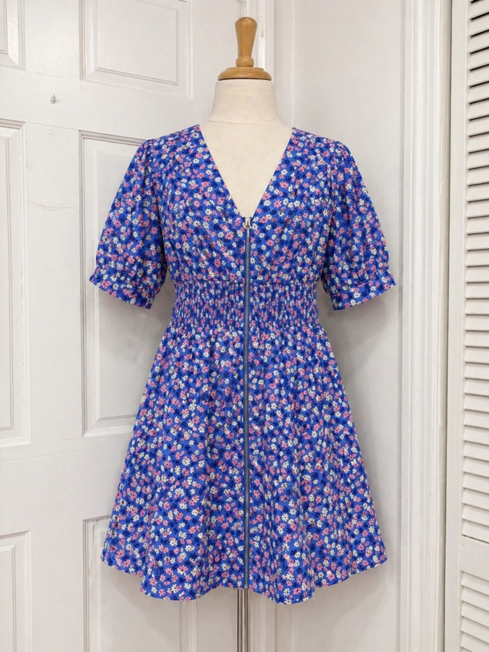 Blue Floral V-Neck Mini Dress with Front Zip